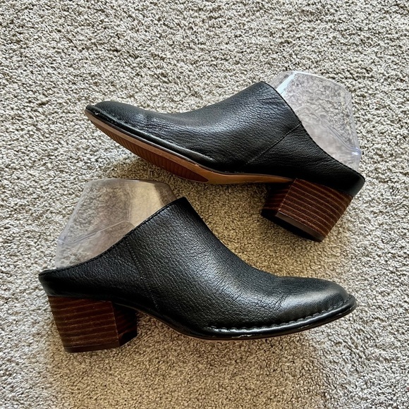 Clarks Spiced Isla Women’s Size 7.5 Black Leather Heeled Mule Slip On - Picture 1 of 6